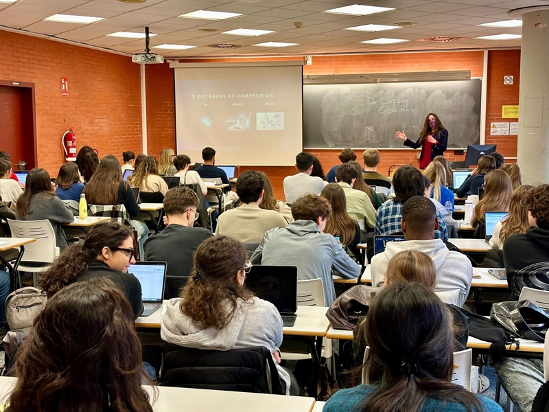 Lindsay speaking to students