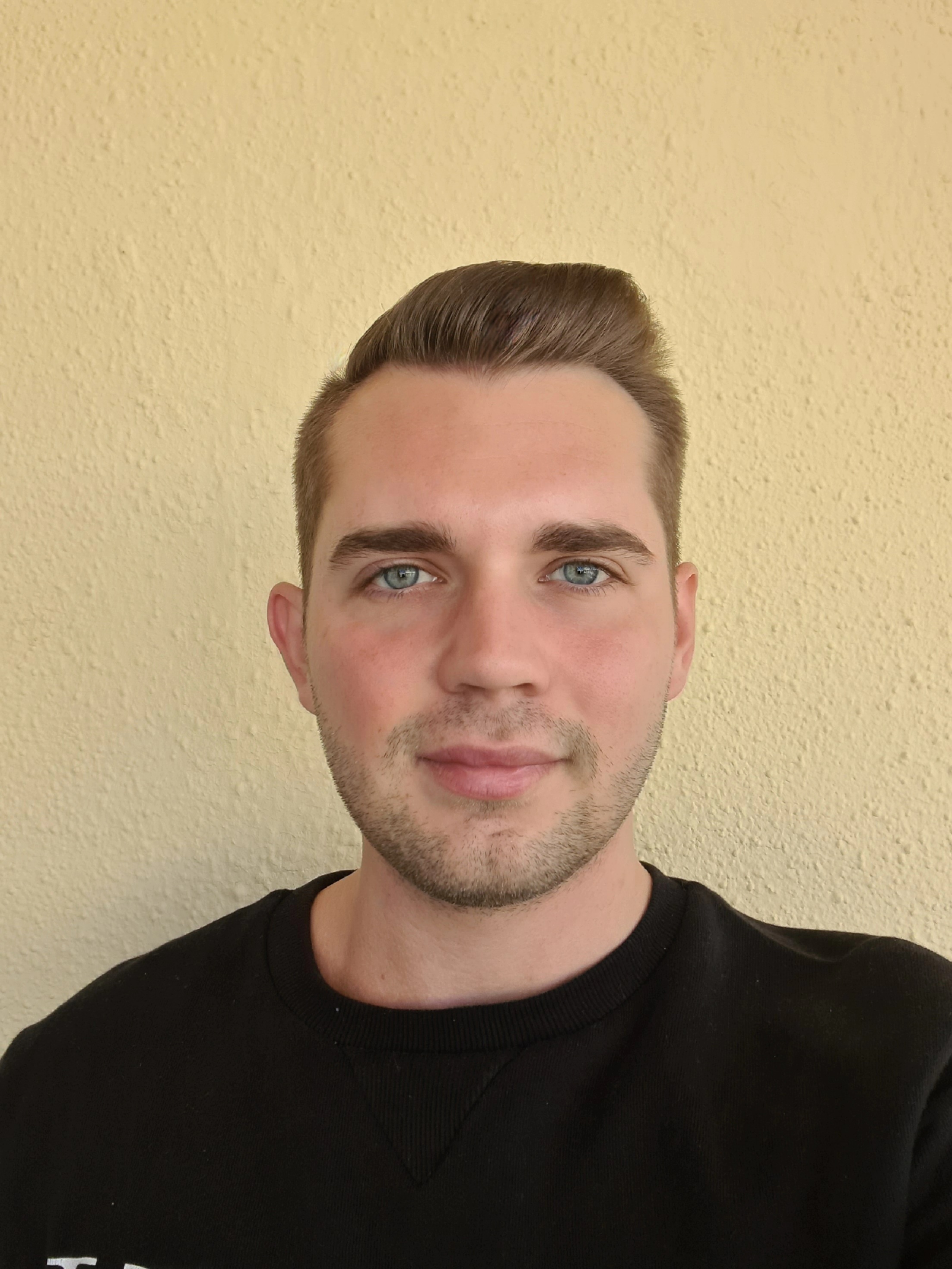 Alex Szilveszter