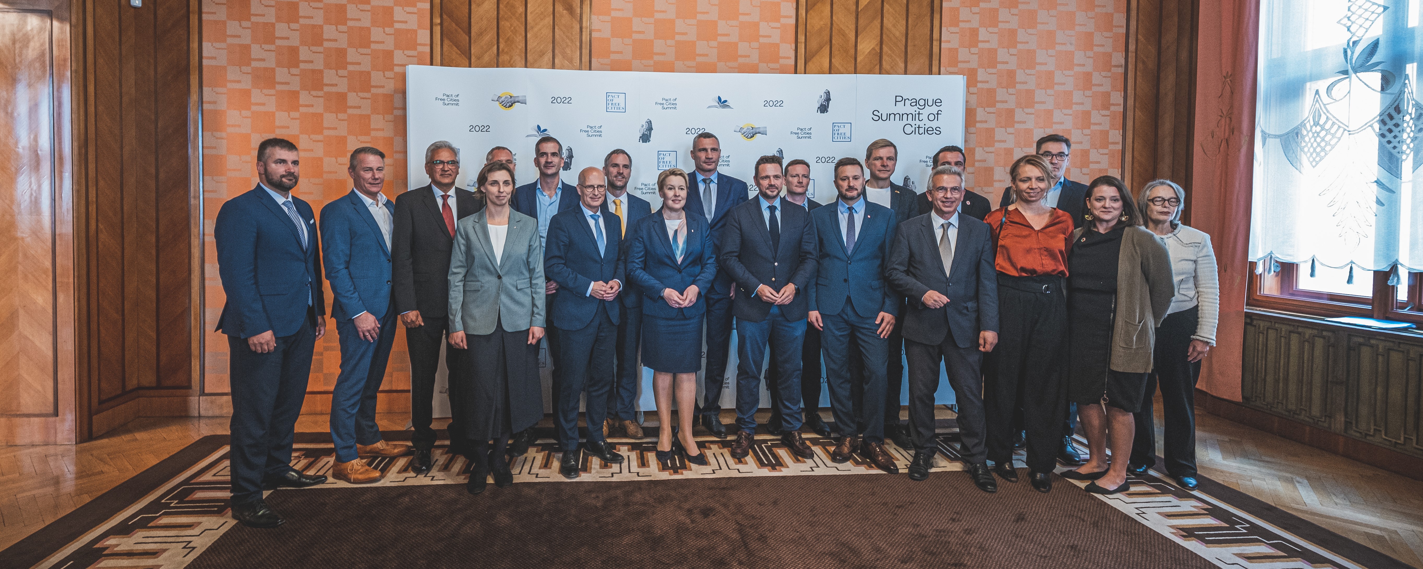 Mayors and Representatives at Pact of Free Cities Meeting in Prague 2022 © Prokop Laichter 