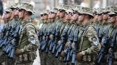 Ukrainian servicemen