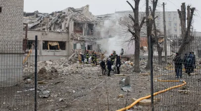Russia's war against Ukraine. a Russian bomb hit the school.