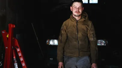 Faces of Ukrainian Resilience Roman Korobkin is a volunteer of the "Modul" art space, which repairs cars sent from Poland, Latvia and other countries for the front.
