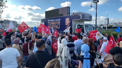Eminonu,,Istanbul,,Turkey,-,27.may.2023:,A,Group,Of,Akp,Supporters