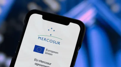 Phone showing logo of Mercosur and the EU