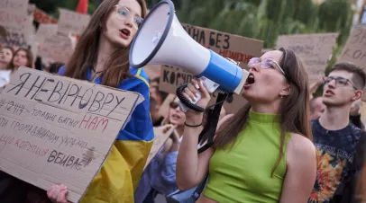 Young women protesting in Ukraine