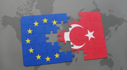 graphic with turkiye and EU flags