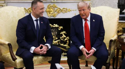 Polish president Nawrocki and president trump in the oval office