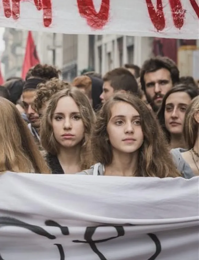The picture shows women protesting 
