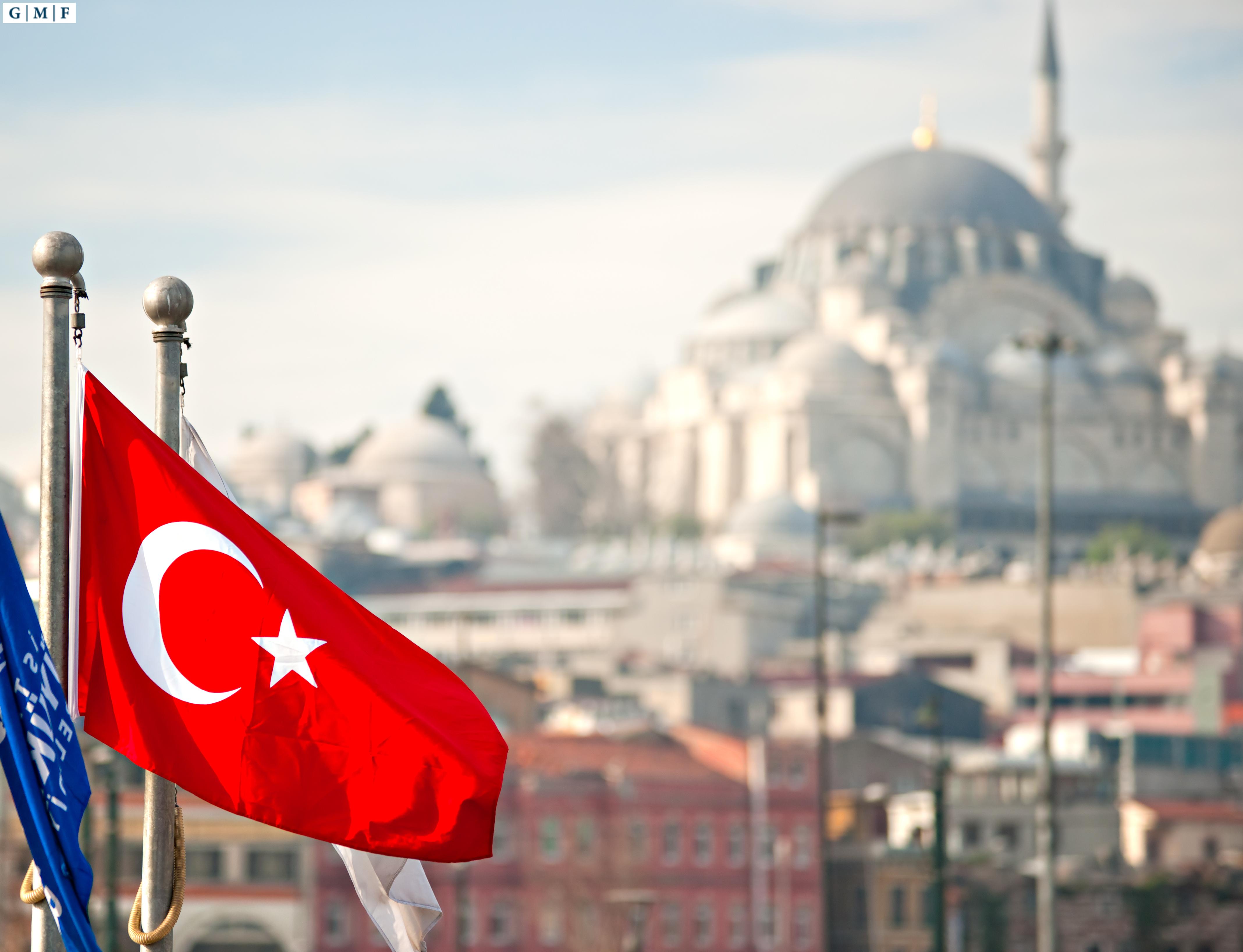 Стамбульская инициатива. Турция картинки. Флаг Стамбула. Турция Стамбул флаг. Турция фон.